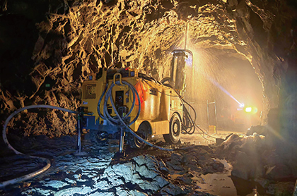 Jumbo hidráulico de perforación, HT70-B